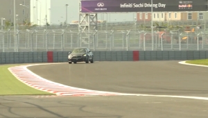 Sebastian Vettel przejechał jako pierwszy okrążenie toru w Soczi.
